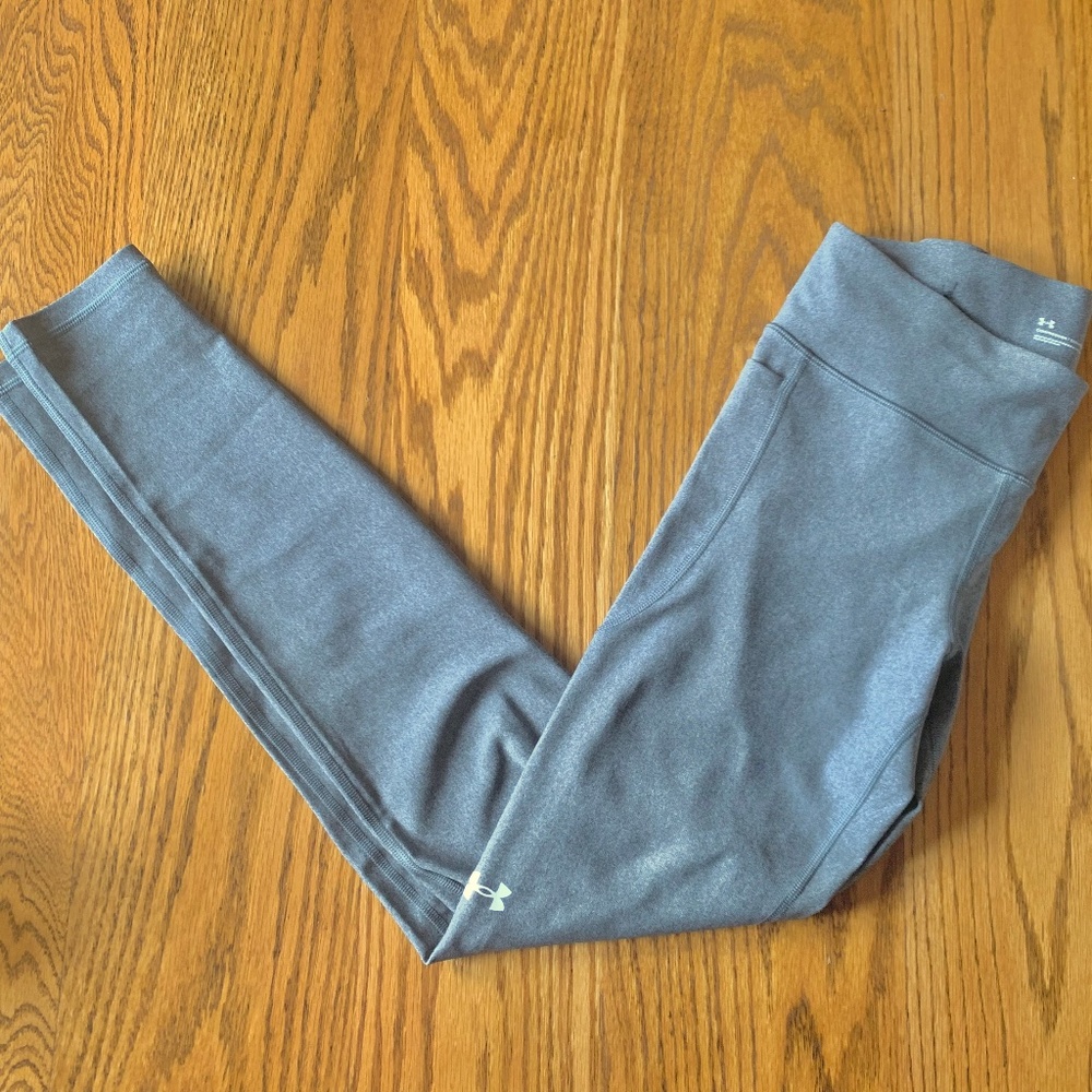 "Under Armor" compression leggings, size M, NWOT